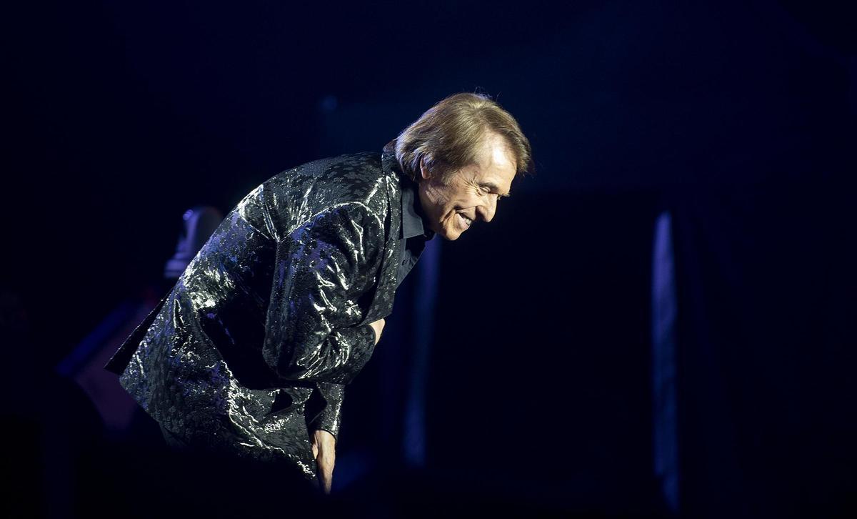 Raphael en concierto en el Palau Sant Jordi