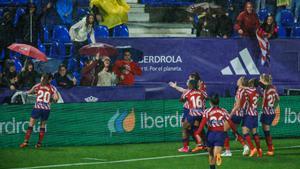 Las jugadoras del Atlético de Madrid celebrando el gol del empate