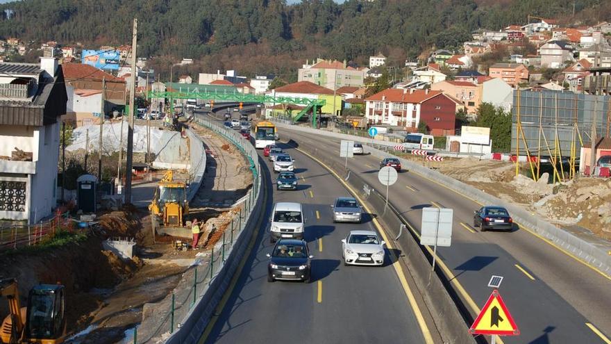 Obras en la AP-9 a su paso por Chapela.