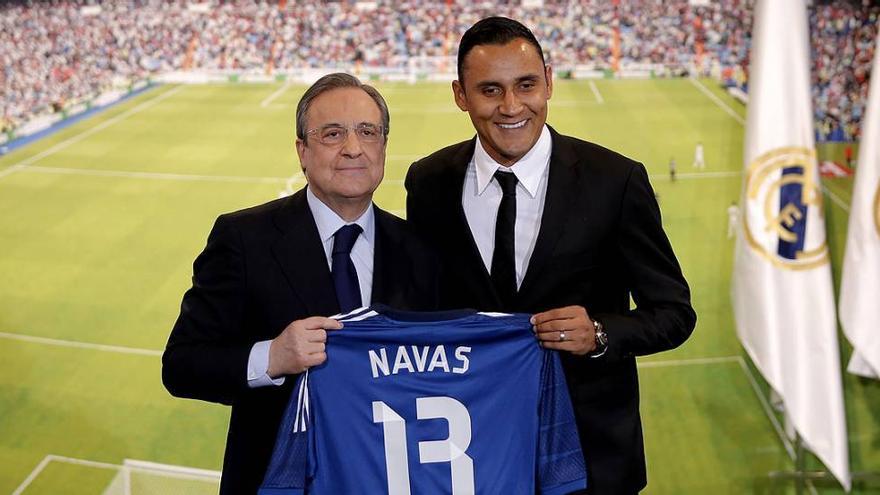 Gritos de &quot;fuera Iker&quot; en la presentación de Keylor Navas