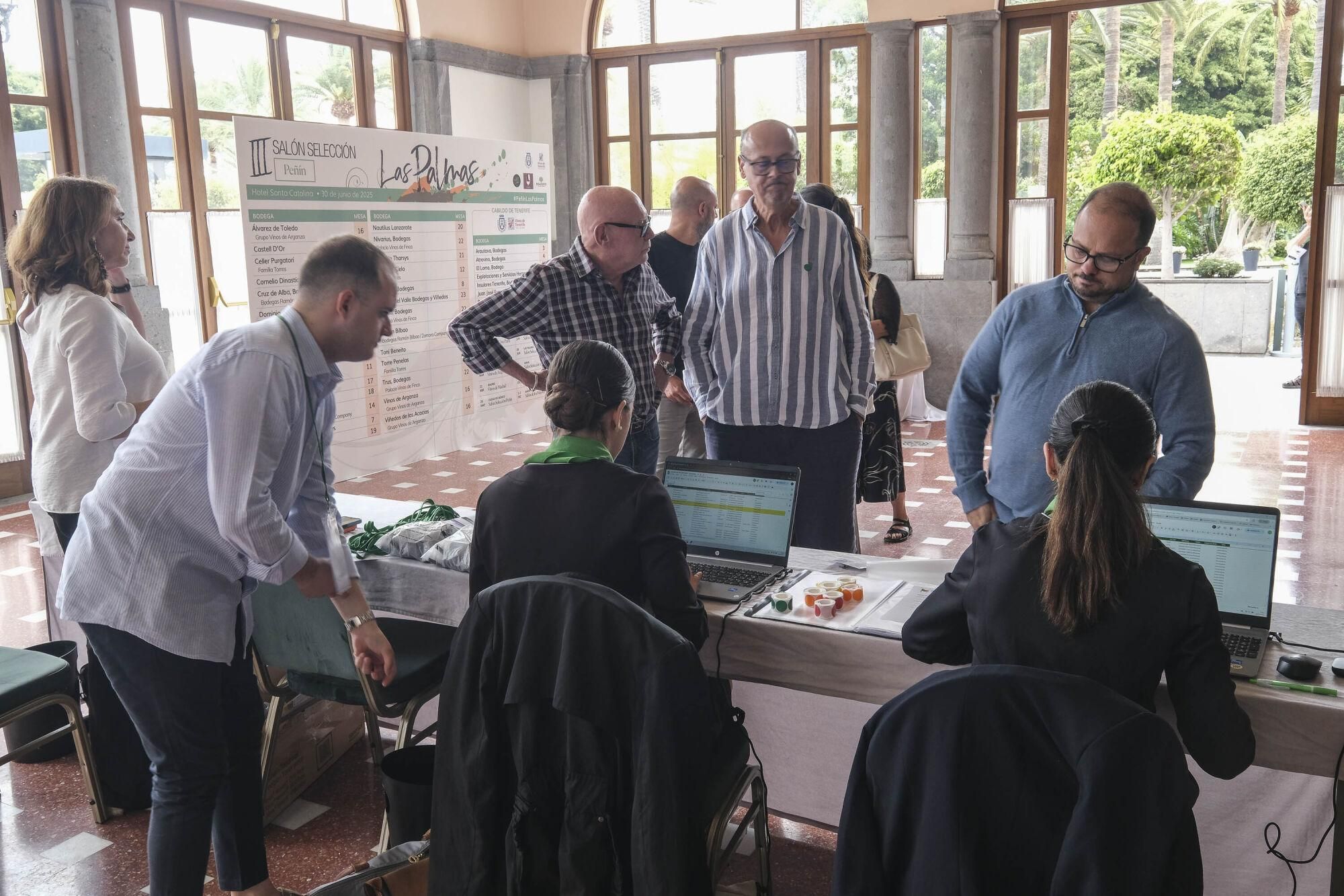 Encuentro en Gran Canaria de responsables de la Guía de vinos Peñín