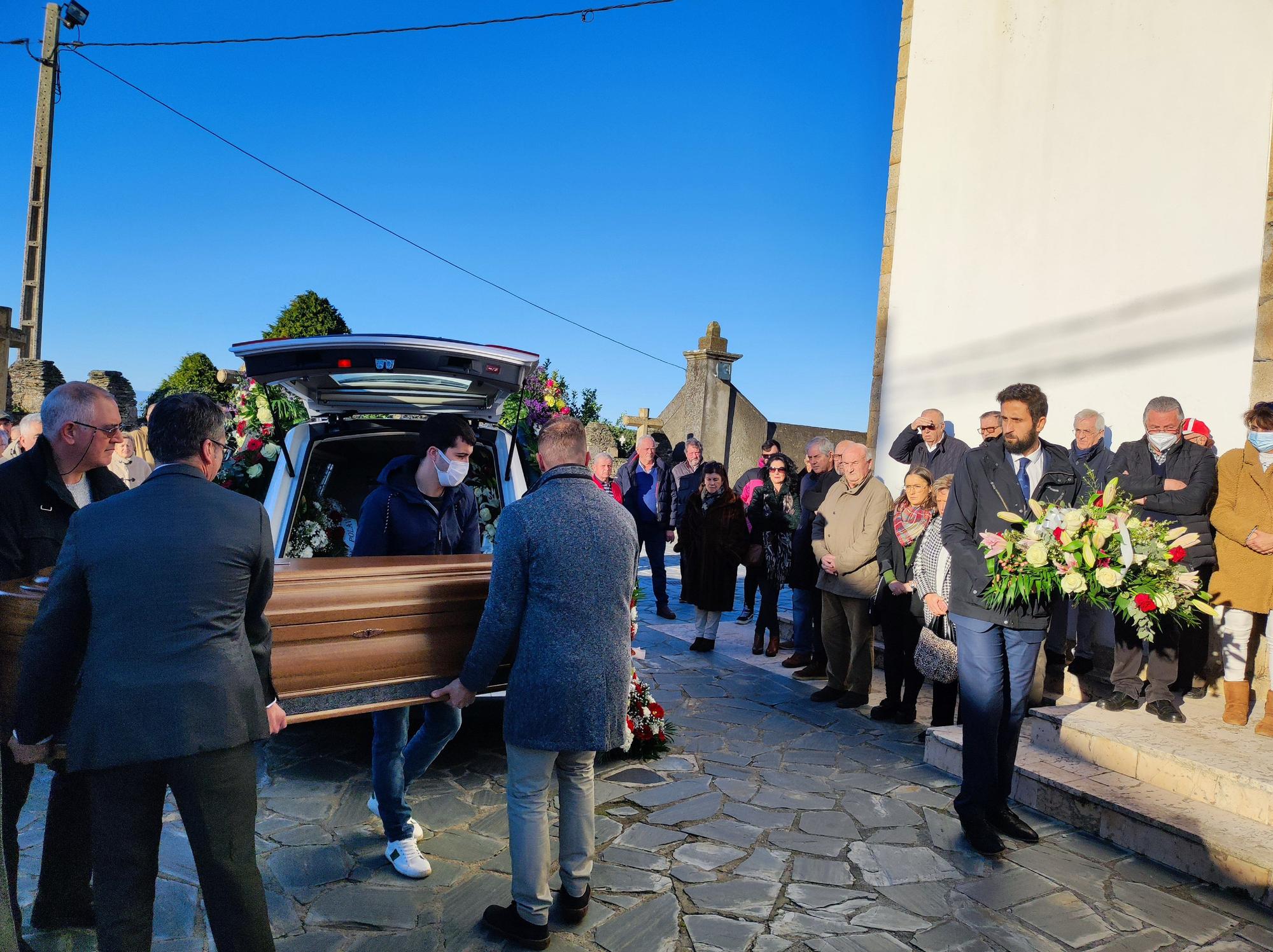 La iglesia de Santa Marina, llena para despedir a Manuel Bedia