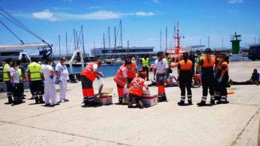 Interceptan una patera en Lanzarote con 21 inmigrantes a bordo