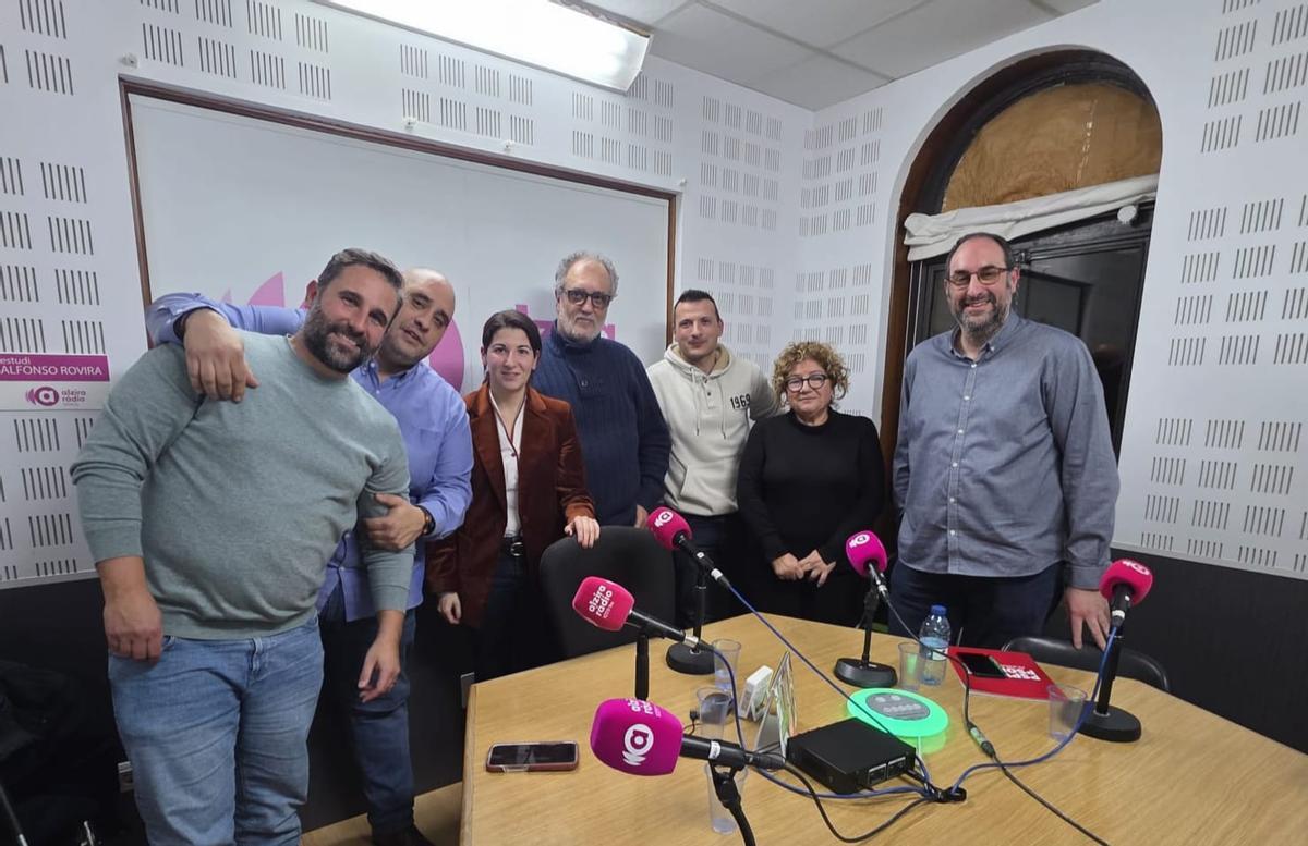 Juanpe Martín y Aparisi (Vox) tras participar en una tertulia de Alzira Ràdio.