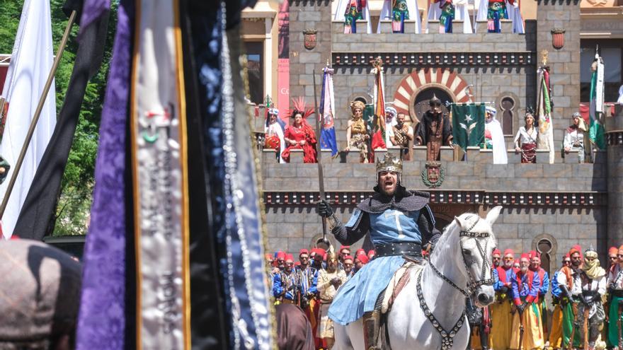 ¿Buscando plan para este fin de semana? Elda acoge a miles de visitantes para vivir sus Moros y Cristianos del 1 al 5 de junio