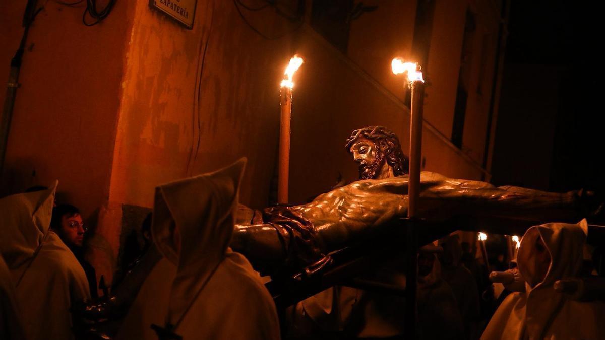 La procesión del Cristo de la Buena Muerte en Zamora, en imágenes