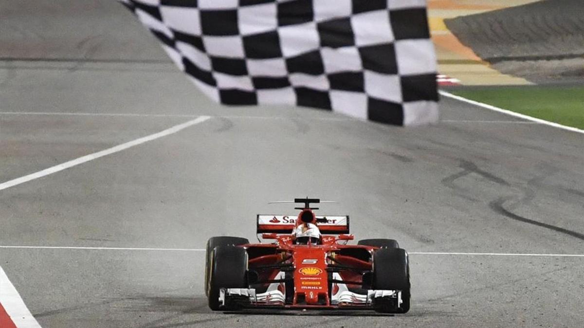 Vettel, ganador el domingo en Bahrein, se queda para los test