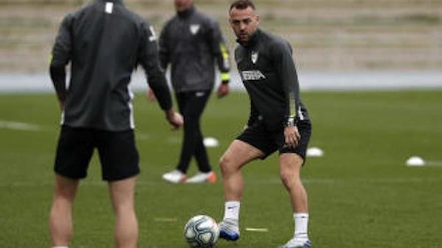 El albanés Keidi Bare, durante una sesión de entrenamiento con el plantel malacitano.