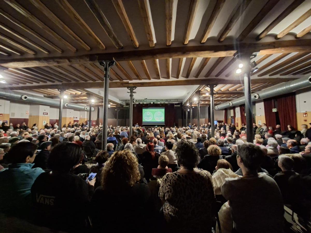 Una de les reunions informatives sobre el nou model celebrades a Sant Joan