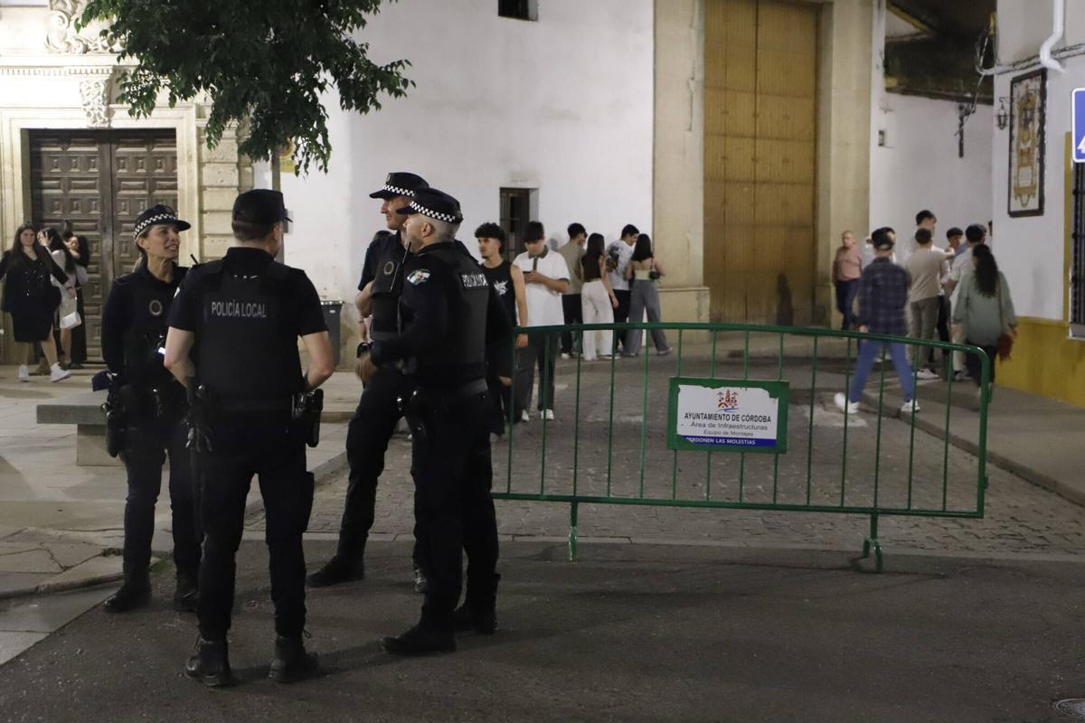 Noche de ‘juernes’ en las Cruces de Córdoba