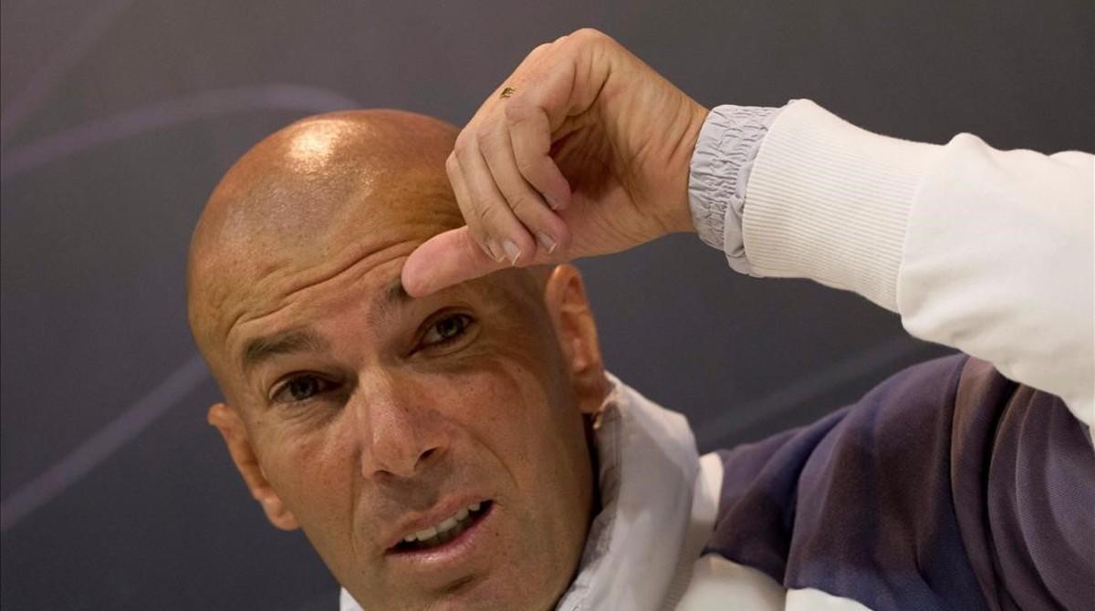 zentauroepp38218154 file photo   real madrid s french coach zinedine zidane gest170428175953