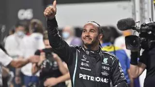 Hamilton ficha por Ferrari para 2025 y arrastra a Sainz a buscar equipo
