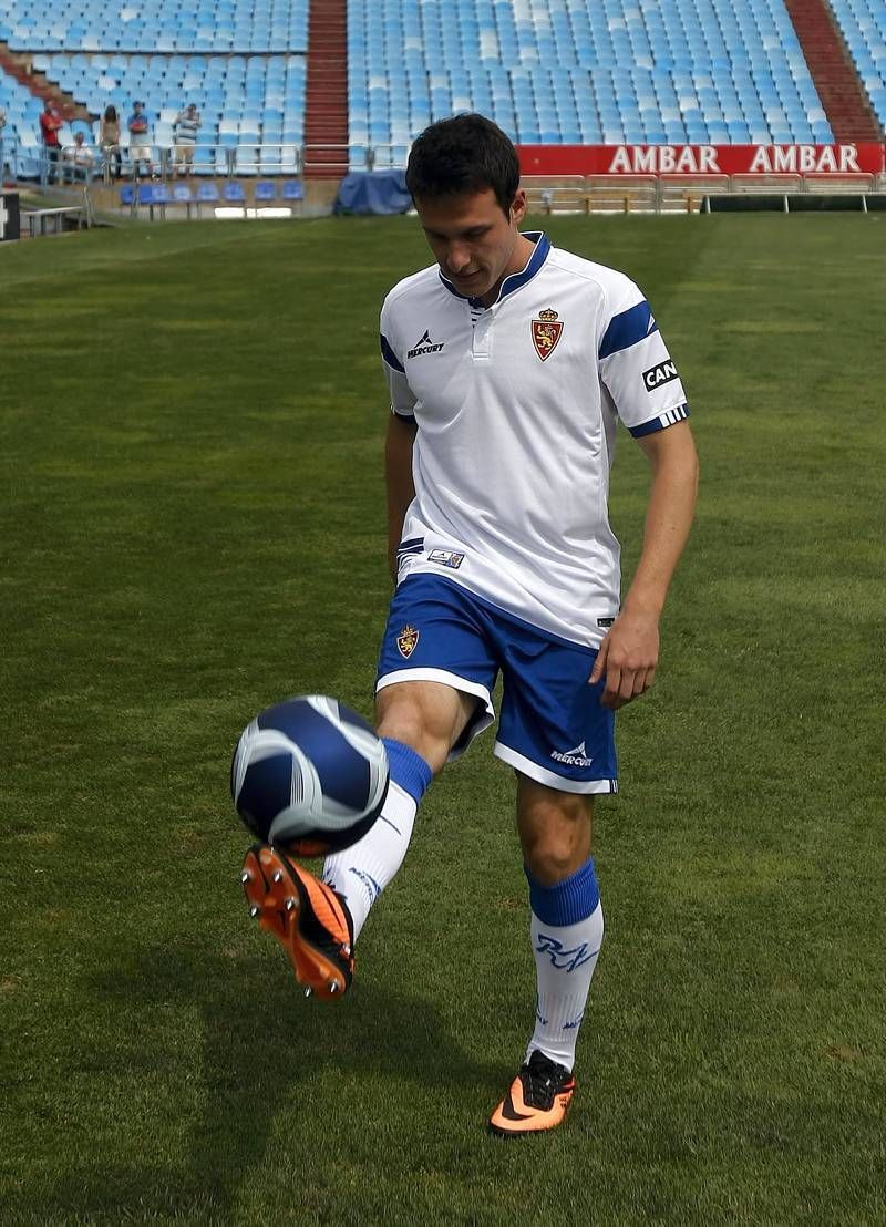 Fotogalería: Presentación de Ángelo Henríquez