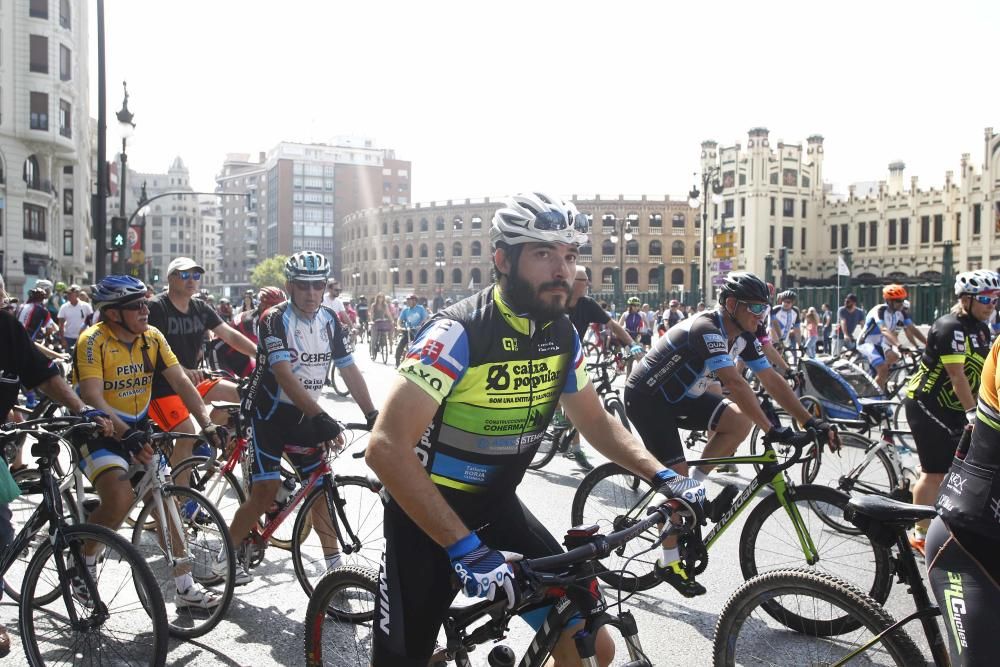 Marcha ciclista por València