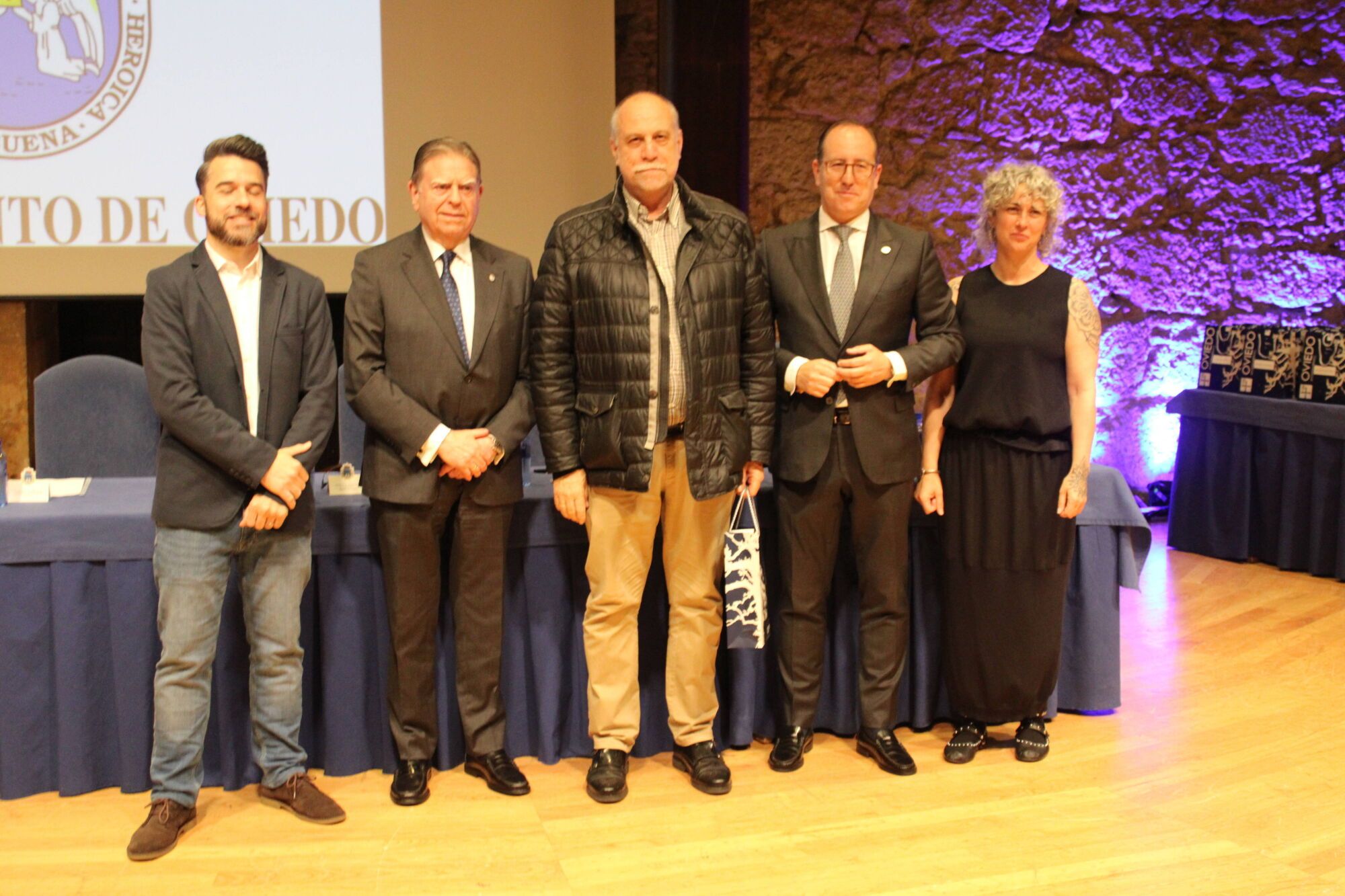 Acto institucional Santa Rita Hora: 11:00 Lugar: Oviedo, Sala de Cámara del Auditorio Príncipe Felipe Descripción: Homenaje a los trabajadores municipales jubilados y a quienes cumplen 25 y 40 años de servicio en el Ayuntamiento.