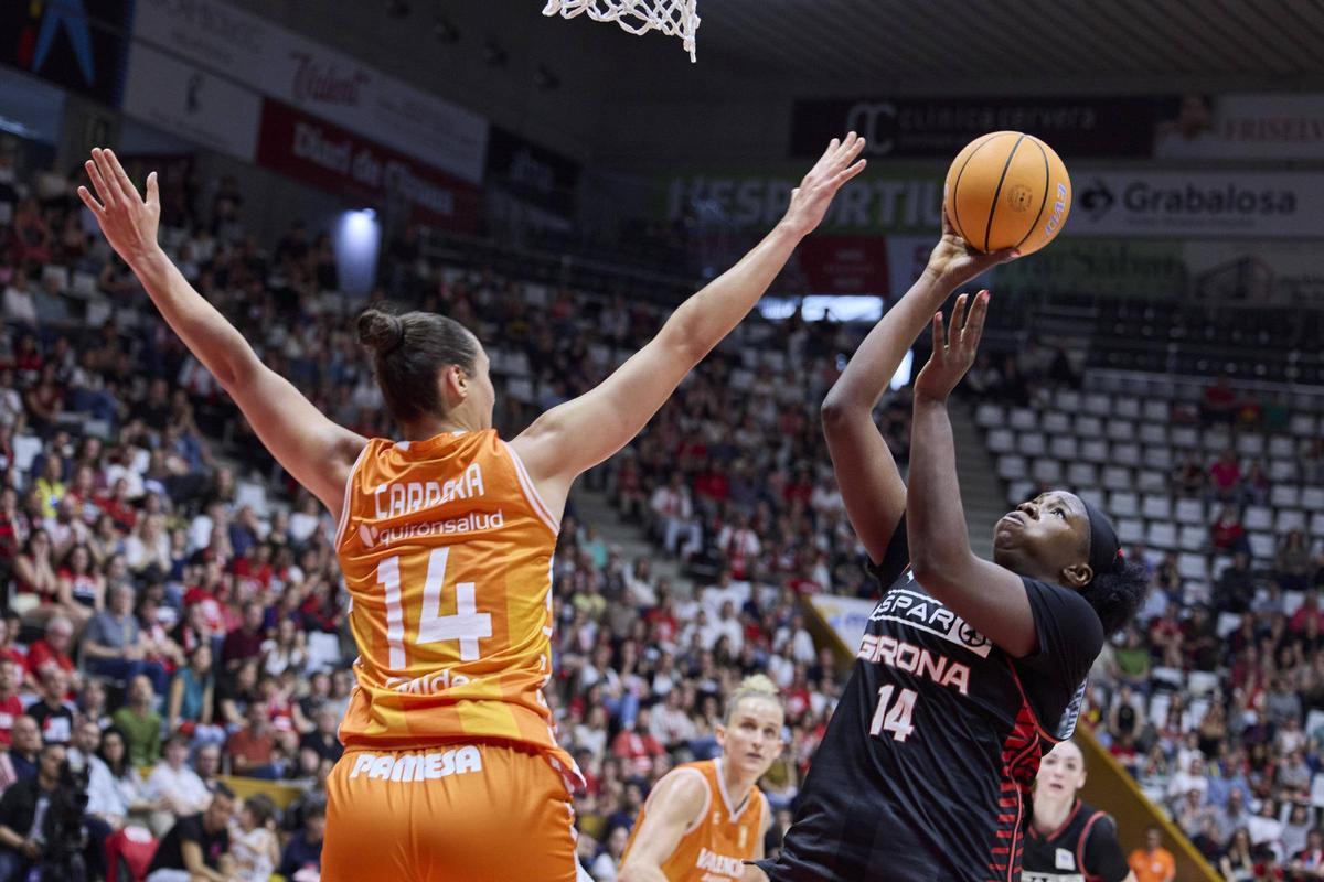 Les imatges del partit de tornada de la semifinal del play-off entre l'Spar Girona i el València