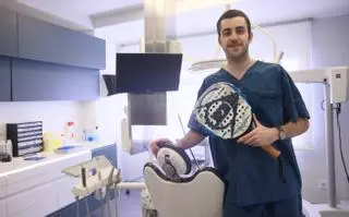 De ser pareja de la estrella Ale Galán durante un año a trabajar como dentista: la historia del avilesino Juan Suárez