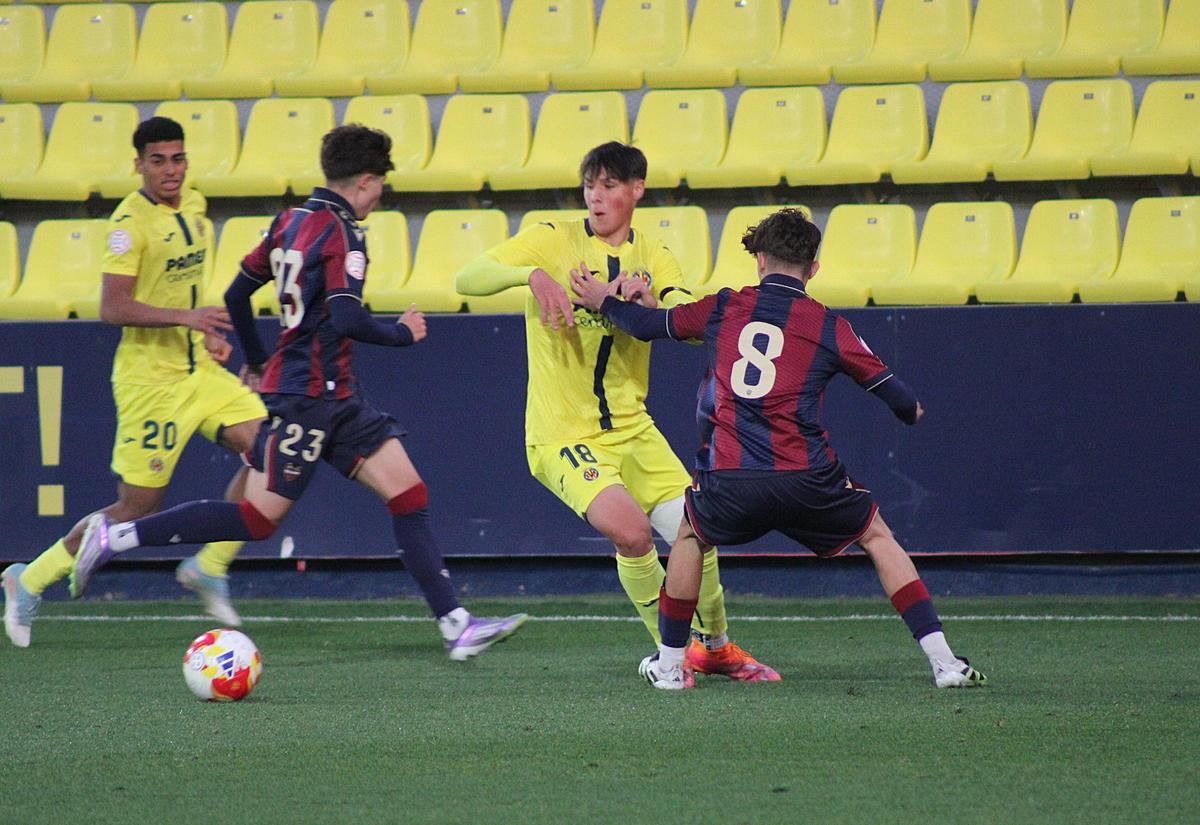 Julio Arjona fue el autor del único gol anotado por el juvenil del Villarreal.