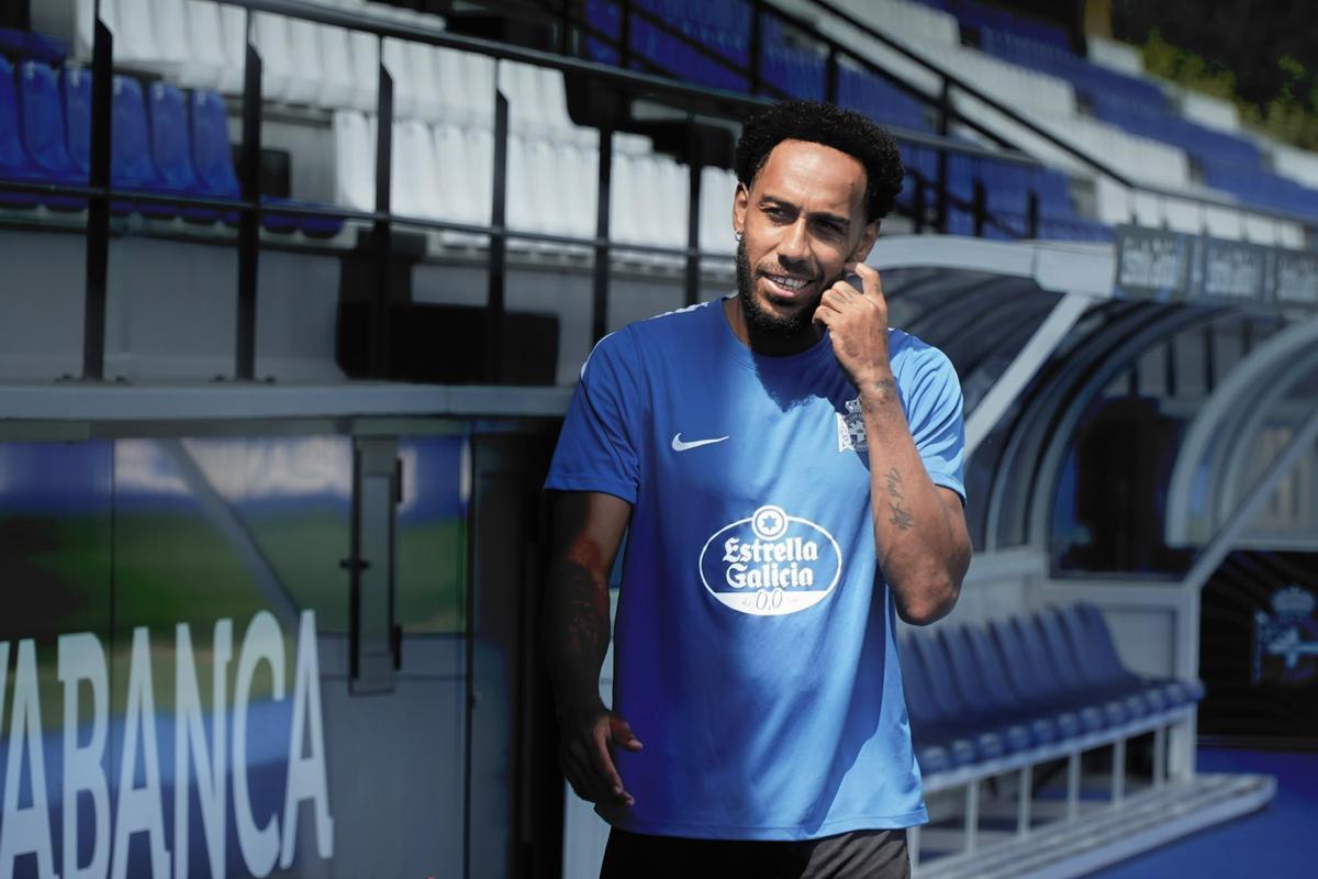 El Deportivo presenta a Aubameyang