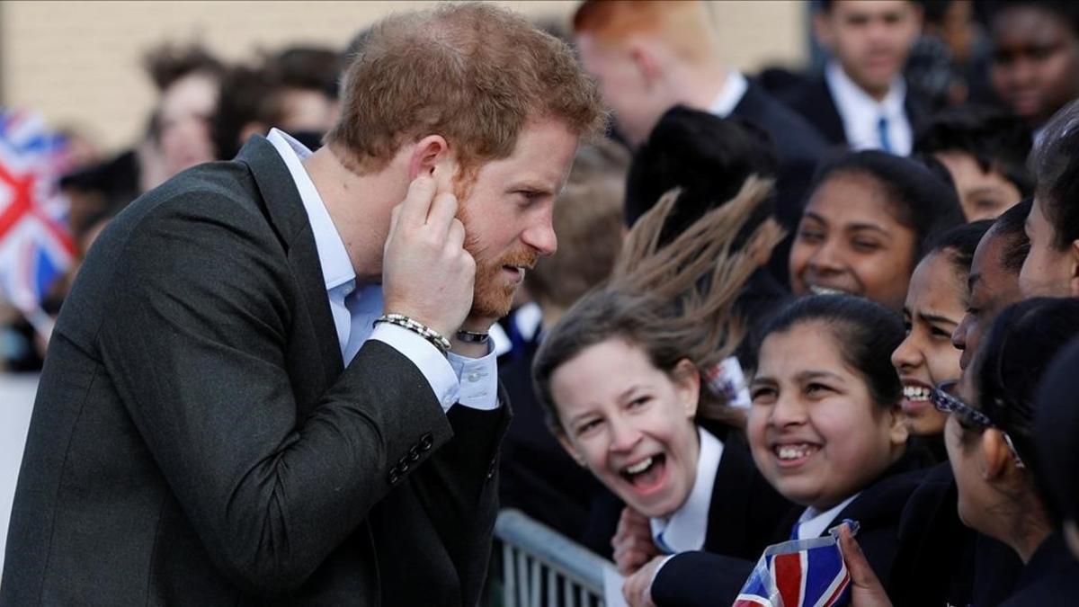 lmmarco37758816 britain s prince harry speaks to pupils during a visit to th170321171209