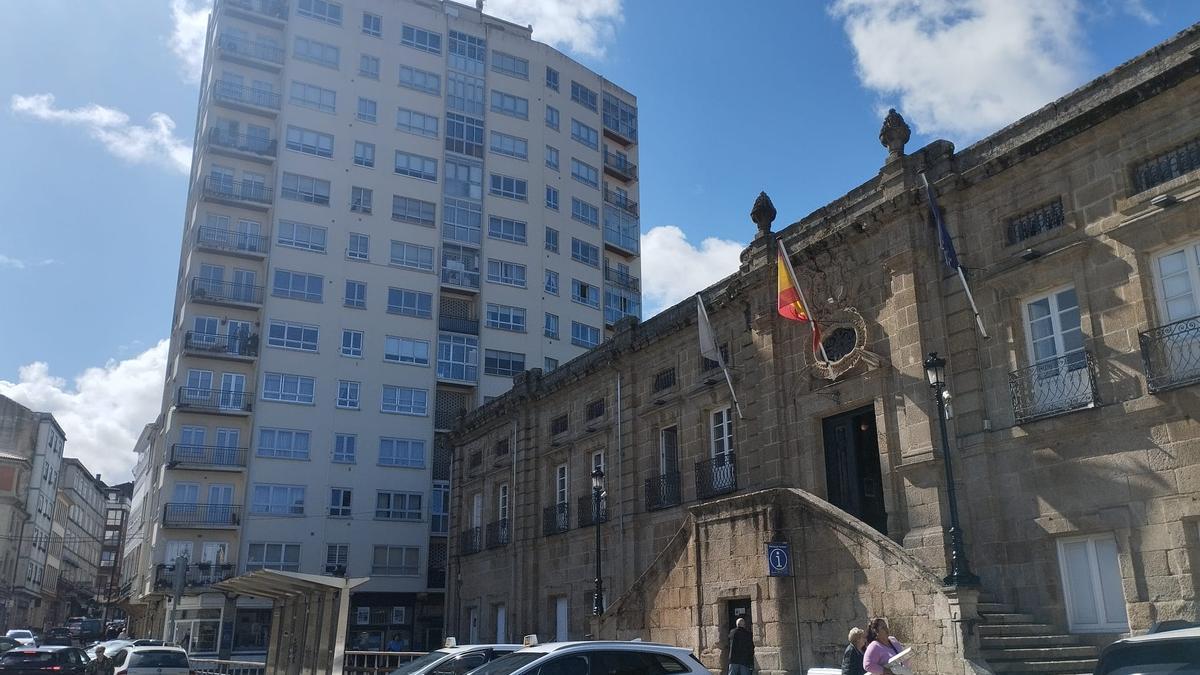 La torre de la avenida Juan Naveira, en Betanzos
