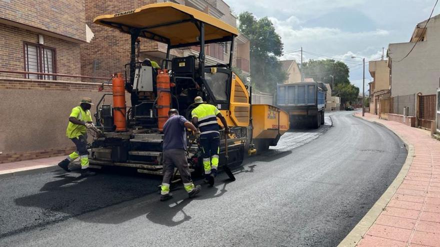 Los trabajos de asfaltado se incluirán en el macrocontrato que prepara el Ayuntamiento.