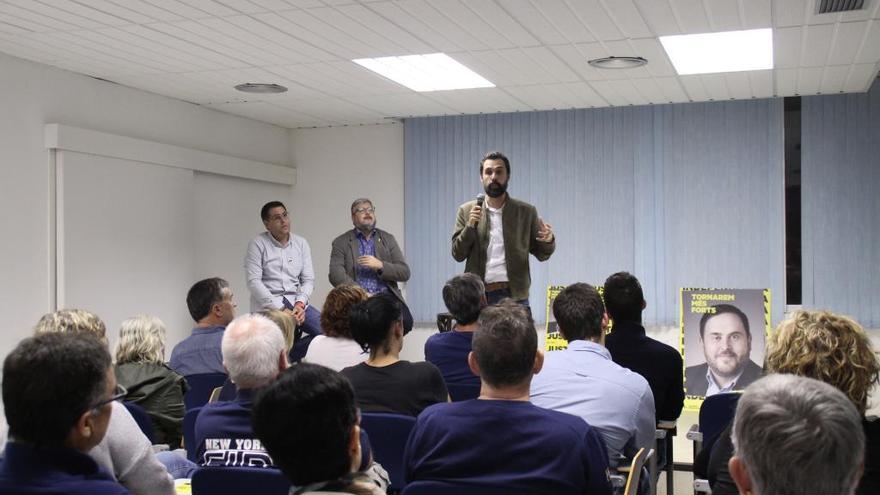 Roger Torrent, parlant a la Casa de Cultura de Llançà.