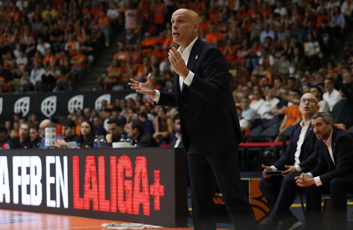 El Estudiantes-Alimerka Oviedo Baloncesto, en imágenes