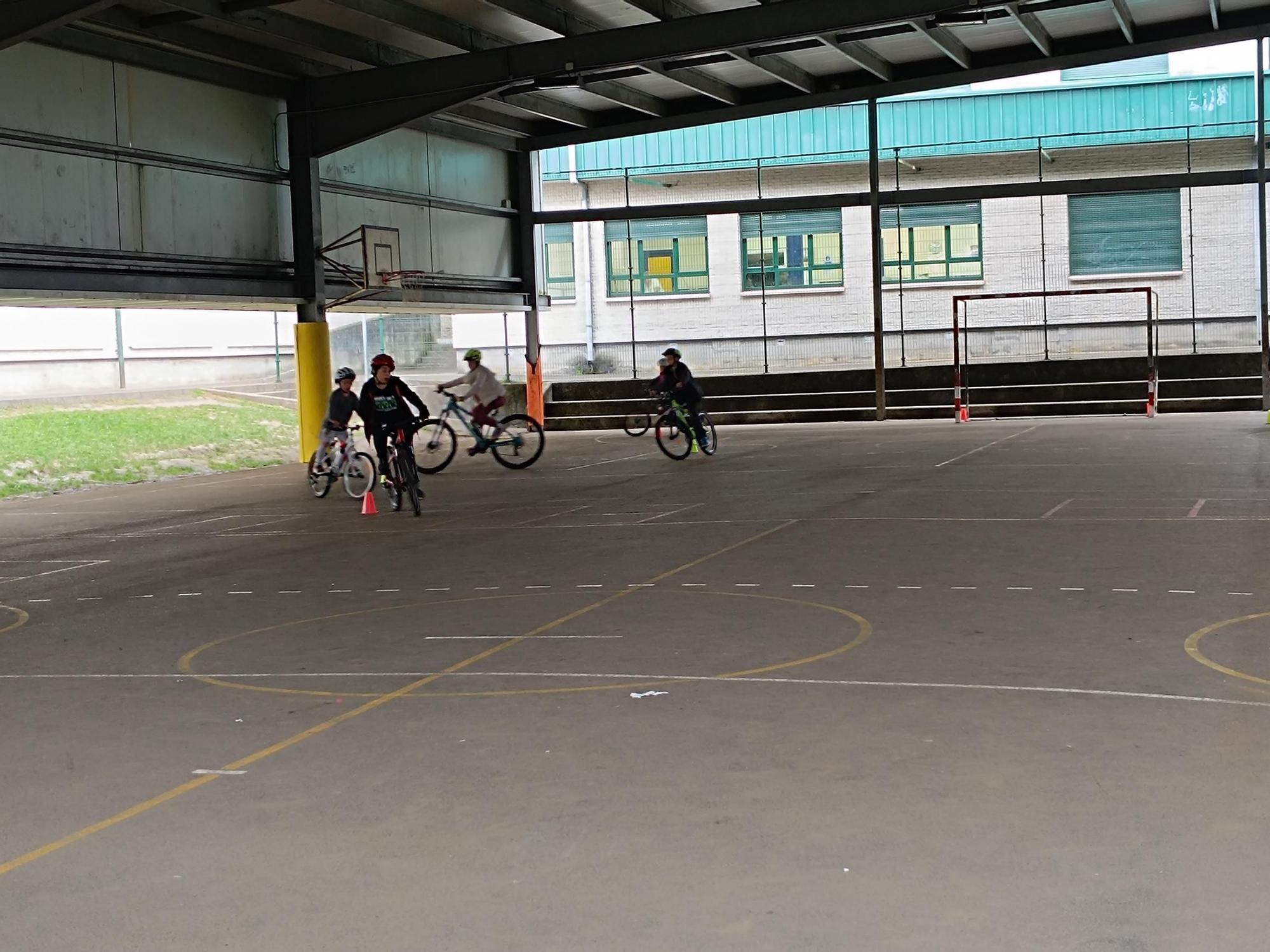 Pasión sobre ruedas: la extraescolar de ciclismo en el colegio de La Fresneda