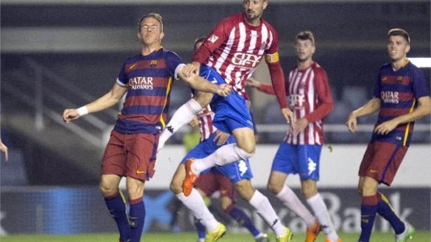 Richy va ser titular ahir a la Copa Catalunya. Al fons a la dreta el gironí del Barça B Gerard Gumbau.