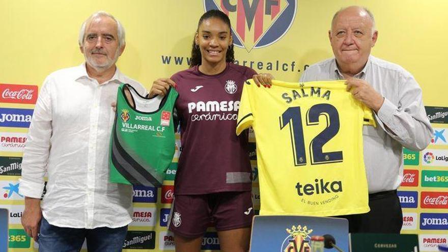 Salma Paralluelo: &quot;Mientras pueda, voy a compaginar fútbol y atletismo&quot;