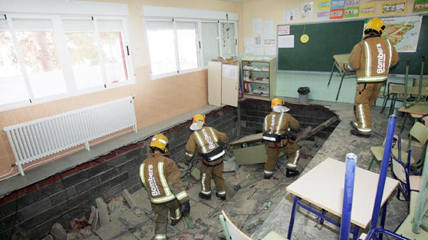 Se hunde el suelo de un aula de Santa Pola en plena clase.