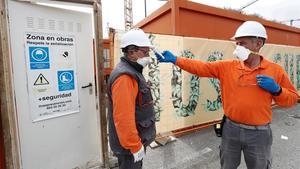 zentauroepp53111932 grafcav4441  pamplona  13 04 2020   el jefe de obra de una c200413123013