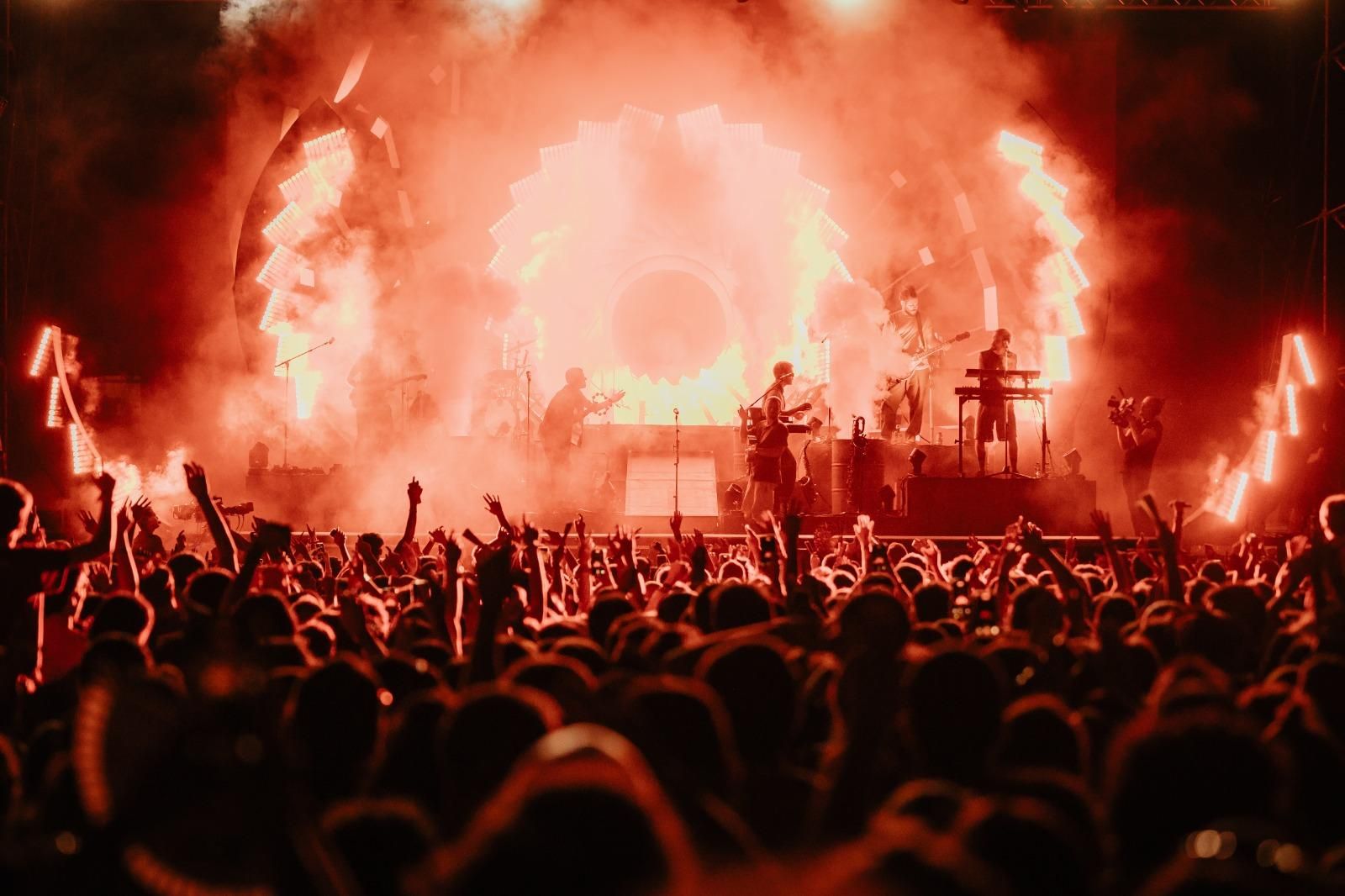 Oques Grasses, Dan Peralbo i El Comboi, Greta i DJ Trapella al Festival Ítaca Sant Joan a la platja de l'Estartit