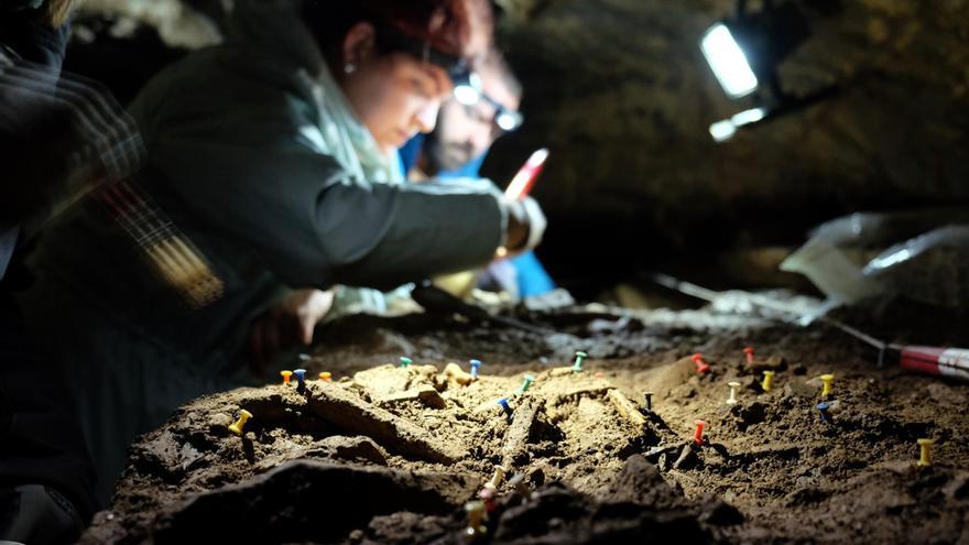 Una exposició commemora els 50 anys de la descoberta del Roc de les Orenetes a Queralbs