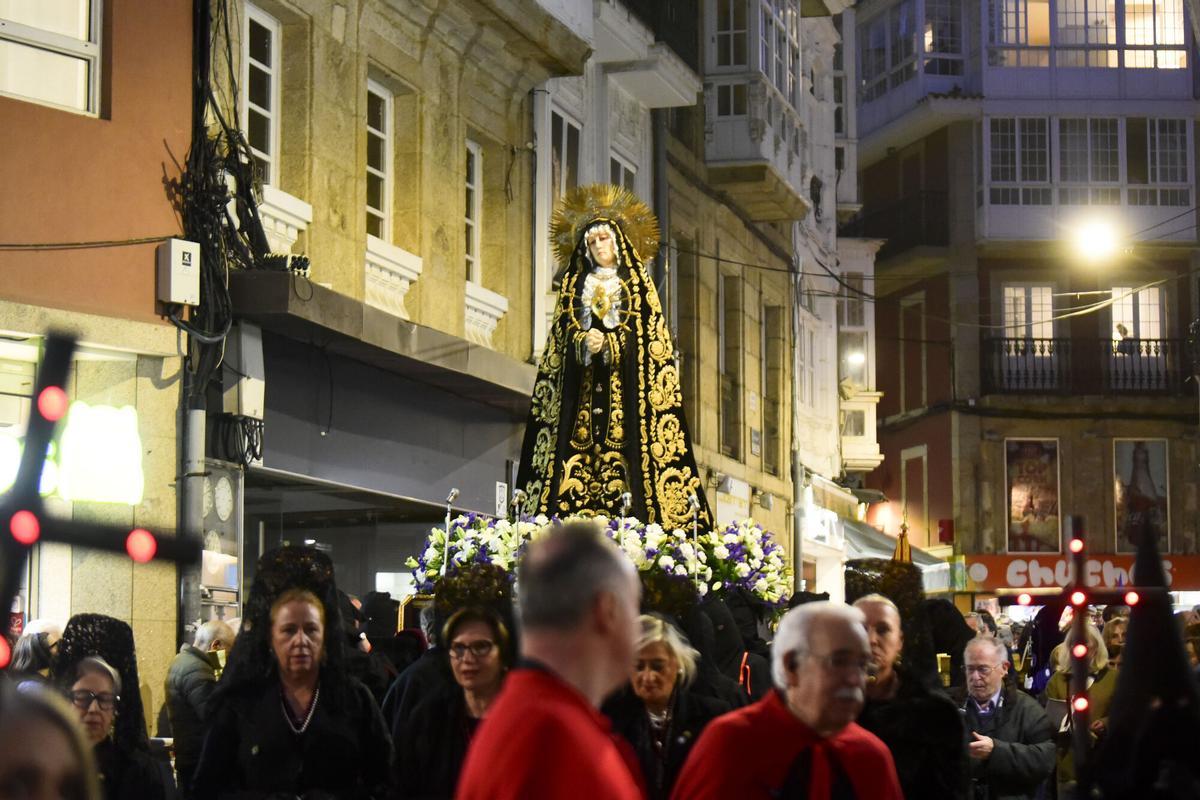 El arzobispo de Santiago presidió este viernes la procesión de la Virgen de los Dolores en A Coruña. El arzobispo de Santiago presidió este viernes la procesión de la Virgen de los Dolores en A Coruña.