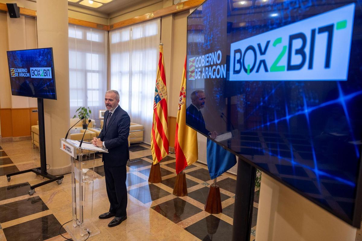 Azcón, durante el anuncio del primer centro de datos que Box2Bit proyectó en Cariñena.