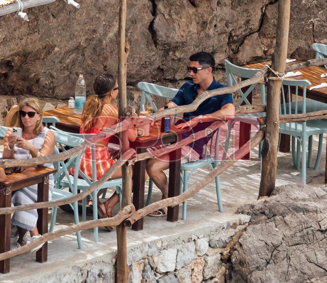 Robert Lewandowski y su mujer Anna han aprovechado las vacaciones para pasar unos días en Mallorca mientras se resuelve su posible fichaje por el FC Barcelona