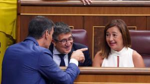 Pedro Sánchez, Patxi López y Francina Armengol, en el Congreso de los Diputados.