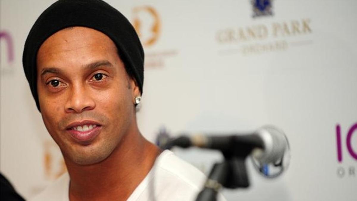 Ronaldinho considera que Firmino será la clave de un Liverpool campeón