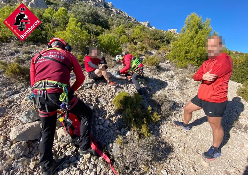 Un tropiezo obliga a realizar una operación de rescate en el Puig Campana