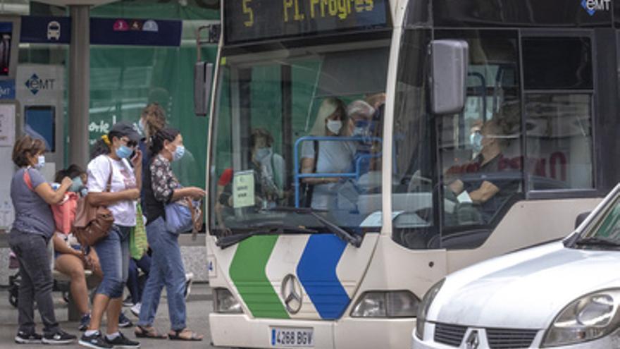 Hoy solo han vuelto a salir de las cocheras de la EMT los autobuses con servicios mínimos.