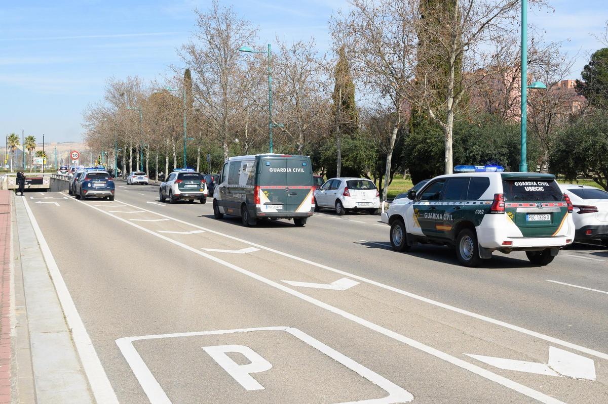Un furgón de la Guardia Civil ha llevado a Wilmer Chavarría, alias 'Pipo', a declarar a la Ciudad de la Justicia de Zaragoza, este miércoles por la mañana.