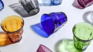 Ni apilados ni separados: este es el nuevo truco japonés para guardar las tazas y tener más espacio
