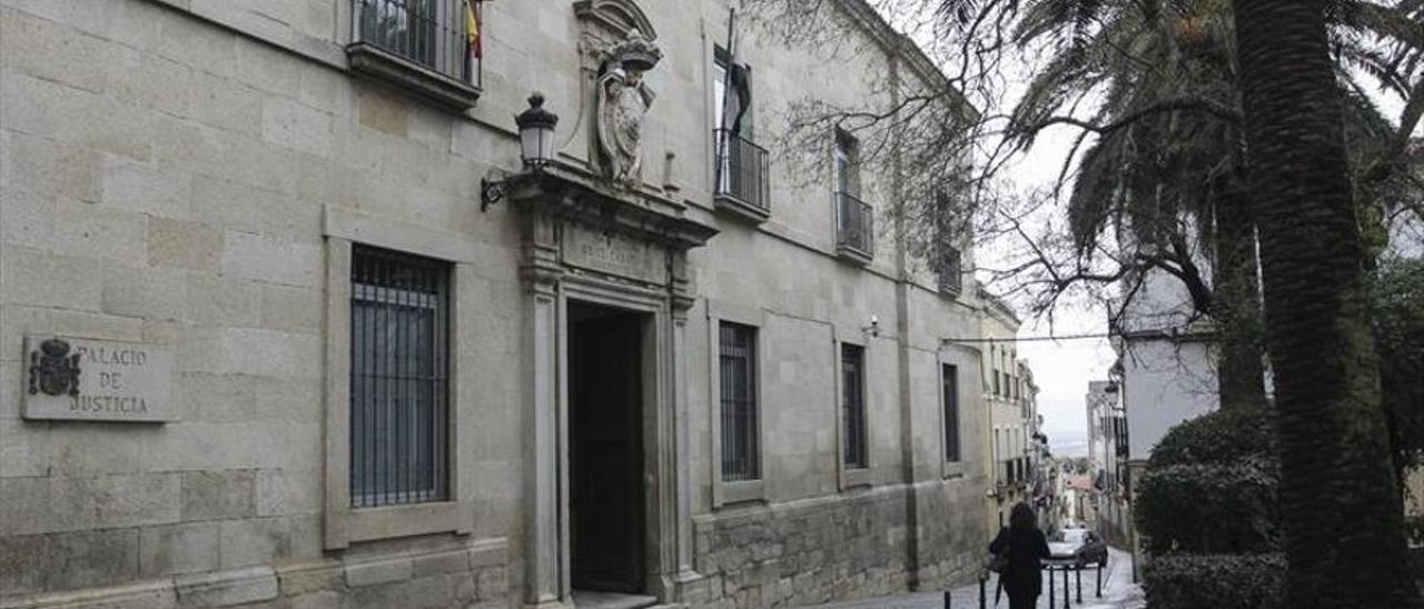 Una imagen de archivo de la sede del Tribunal Superior de Justicia de Extremadura (TSJEx), con sede en Cáceres.