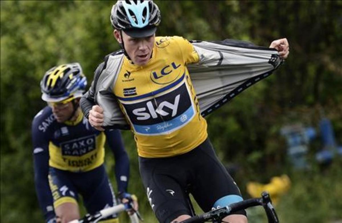 Chris Froome i Alberto Contador, durant el Critèrium del Dauphiné, a França. Chris Froome i Alberto Contador, durant el Critèrium del Dauphiné, a França.