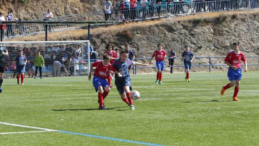 Una vista del terreno de juego de O Seixo, en Santa Cruz de Arrabaldo. // Jesús Regal