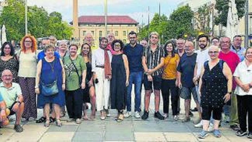 La coalició Igualada Som-hi celebra el sopar d’estiu a la plaça de Cal Font | IGUALADA SOM-HI