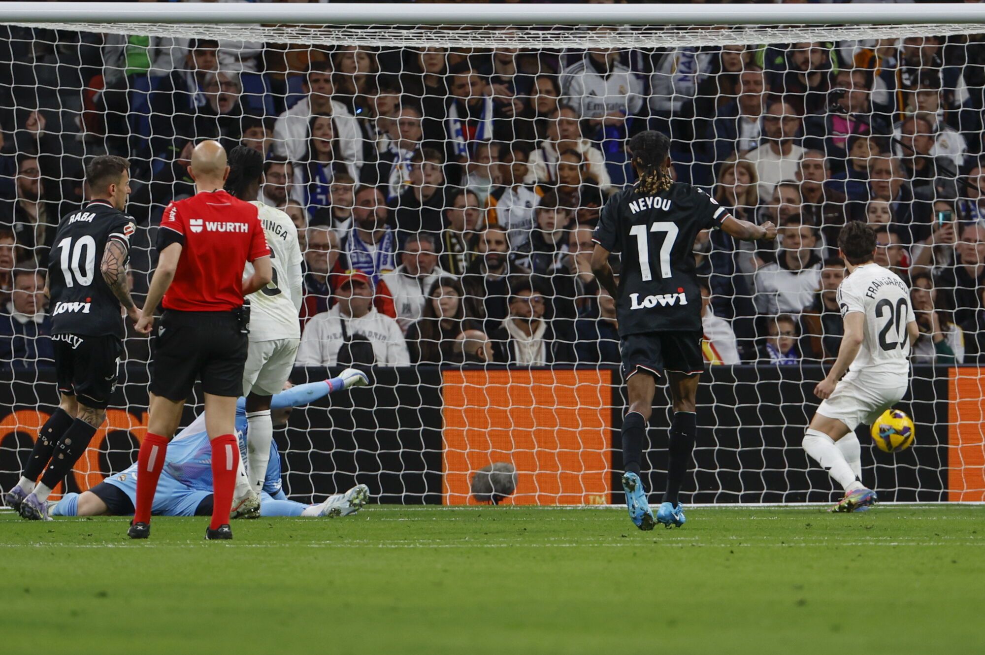 Madrid (Spain), 29/03/2025.- Leganes's Daniel Rabaseda scores his goal against Real Madrid during LaLiga soccer match between Real Madrid and Leganes at Santiago Bernabeu Stadium in Madrid, Spain, 29 March 2025. (España) EFE/EPA/JJ. Guillen