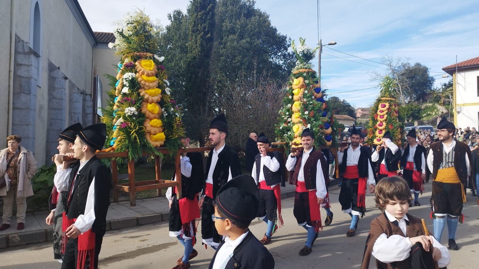 Porrúa celebra su primera fiesta del año por San Julián y Santa Basilisa